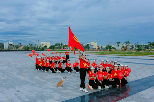 Đồng diễn dân vũ 2